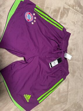 Adidas ORIGINAL FC Bayern München Rare GK Shorts Purple Neon Green 4 Stars NWT L